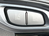 【オートマチックハイビーム】夜間の安全走行に役立つ便利な機能!先行車や対向車を検知し、ハイビームとロービームを自動で切り替えてくれます♪