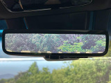 【デジタルインナーミラー】後席の大きな荷物や同乗者で後方が確認しづらい時でも安心!カメラが撮影した車両後方の映像をルームミラー内に表示。クリアな視界で状況の確認が可能です!