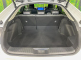 【パワーバックドア】スマートキーや運転席のボタンを押すだけでリアゲートが自動で開閉します!荷物を持っている時や、高い位置にあるバックドアを閉める際に便利な機能です♪