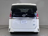 【細かい細部まで洗浄済】エンブレムやヒンジ部分まで細部にわたって洗浄しております。