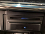 グローブBOX内にCD/DVDプレーヤーが有り音楽や映像を楽しんで頂けます!