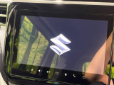 【メーカー純正9型ナビ】インテリアに溶け込むスタイリッシュな「専用設計」メーカーナビを装備♪視認性や操作性など基本性能にも優れ、より上質なカーライフをお楽しみいただけます。
