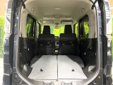 普段のお買い物や通勤、送迎等に十分な荷室スペースを確保しております。セカンドシートを倒すと、大きな荷物の積載も可能です♪