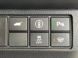 【パワーバックドア】スマートキーや運転席のボタンを押すだけでリアゲートが自動で開閉します!荷物を持っている時や、高い位置にあるバックドアを閉める際に便利な機能です♪