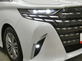 LEDヘッドライトです。デザイン性がよくとても明るいので、夜間の走行や悪天候でも安心です。しかも長寿命!