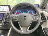 インテリアに合わせたデザインのステアリングは、運転される方のことも考え、運転しやすい形状、大きさです。是非一度、実際に触ってお確かめください。