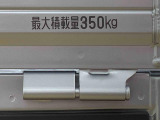 軽自動車はもちろん、乗用車、商用車、福祉車両や他銘柄のお車など、豊富なラインアップで取り揃えております。スタイルも走りも多彩なクルマの中から、お客様にぴったりの1台がきっと見つかります。