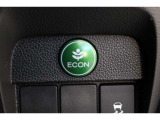 エンジン、エアコンなどを制御し低燃費な(ECONモード)に、また走りを楽しみたいとき、空調など快適性を重視したいときはスイッチOFFで通常モードに切り替えが出来ます。