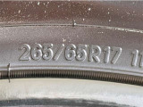 タイヤサイズは【265/65R17】