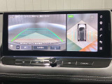プロパイロットパーキングはステアリング、アクセル、ブレーキ、シフト、さらにパーキングブレーキまですべて制御。車庫入れなどさまざまな駐車スペースで、まるでクルマ自身に知能があるかのように作動します。
