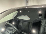 事故安全防止のためのドライバーサポート機能です。自動被害軽減ブレーキ、車線逸脱防止装置、自動ハイビームなどが付いています。今の時代にはぜひ欲しい装備ですよね♪
