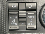 【両側パワースライドドア】スマートキーや運転席のスイッチで後席両側スライドドアの開閉が可能♪電動だから力を入れてドアを開ける必要が無く、小さなお子様でも簡単に開け閉めでき快適です♪