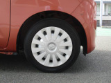 タイヤサイズは155/65R14です。