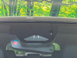 【トヨタセーフティセンス】走行中に前方の車両等を認識し、衝突しそうな時は警報とブレーキで衝突回避と被害軽減をアシスト。より安全にドライブをお楽しみいただけます。