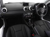 Audiのインテリアはエクステリア同様、優れたデザイン性とクオリティ、そして機能性を兼ね備えております。