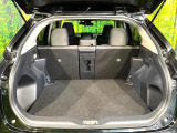 普段のお買い物や通勤、送迎等に十分な荷室スペースを確保しております。セカンドシートを倒すと、大きな荷物の積載も可能です♪