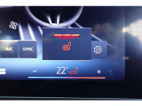 クルマの頭脳ともいえる、管理システム、iDrive。ナビだけではなく、オーディオ操作や車両情報の表示などをコントロールできます。便利さと安全性の向上にも繋がっています。