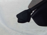 あおり運転対策や予期せぬトラブルへの備えとして心強い前後ドライブレコーダー。走行中の映像をしっかりと記録し、ドライバーと同乗者の安全を見守ります。購入後すぐに安心してドライブを楽しめる人気の装備です。