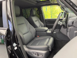 運転席シート廻りは使用感も少なく、良好な状態となっています。丁寧に使われていたことがよくわかりますね。
