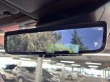 【デジタルインナーミラー】後席の大きな荷物や同乗者で後方が確認しづらい時でも安心!カメラが撮影した車両後方の映像をルームミラー内に表示。クリアな視界で状況の確認が可能です!