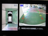 アラウンドビューモニターで車庫入れも空から見ている様に駐車できラクラクです。
