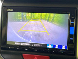 【バックカメラ】駐車時に後方がリアルタイム映像で確認できます。大型商業施設や立体駐車場での駐車時や、夜間のバック時に大活躍!運転スキルに関わらず、今や必須となった装備のひとつです!