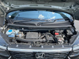 エンジンルームの画像です。店舗にて現車の確認もいただけますので、お電話で在庫のご確認の上是非ご来店くださいませ!!!ワクワクするクルマ選びをご提案します!