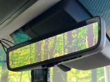 【デジタルインナーミラー】後席の大きな荷物や同乗者で後方が確認しづらい時でも安心!カメラが撮影した車両後方の映像をルームミラー内に表示。クリアな視界で状況の確認が可能です!