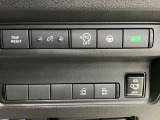 【運転席スイッチ】運転席スイッチでスライドドアの開閉ができます。