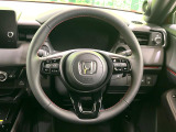 【純正革巻きステアリング】上質な革を使用することで、手にしっかり馴染みとても運転しやすいハンドルです♪