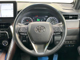 【純正革巻きステアリング】上質な革を使用することで、手にしっかり馴染みとても運転しやすいハンドルです♪
