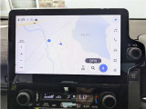 純正ナビを装備。タッチパネル式で使いやすく、お出かけもラクラクです。