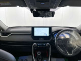 落ち着いたカラーの内装で、ゆったりと運転したい方に。