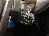 【クルーズコントロール】高速道路もラクラク走行。アクセルを離しても一定速度で走行ができ、長距離運転時の負担を軽減!加速・減速も簡単なスイッチ操作で調整できます。