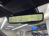 【デジタルインナーミラー】後席の大きな荷物や同乗者で後方が確認しづらい時でも安心!カメラが撮影した車両後方の映像をルームミラー内に表示。クリアな視界で状況の確認が可能です!