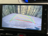【バックカメラ】駐車時に後方がリアルタイム映像で確認できます。大型商業施設や立体駐車場での駐車時や、夜間のバック時に大活躍!運転スキルに関わらず、今や必須となった装備のひとつです!