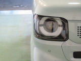 LEDヘッドライトは、点灯の瞬間から光量を発揮し、突然暗くなるトンネルなどでの安定感を高めます。