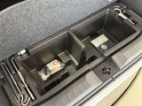 【パンク修理キット】スペアタイヤの代わりにパンク修理キットが備え付けられております