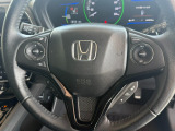 【ステアリングスイッチ】が付いており運転中に前方から目線をそらすことなくオーディオ等の操作が可能なので安心・快適にカーライフをお楽しみいただけます。