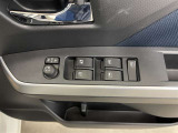 パワーウィンドウスイッチで運転席から全席の窓の開閉ができます♪