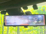 【デジタルインナーミラー】後席の大きな荷物や同乗者で後方が確認しづらい時でも安心!カメラが撮影した車両後方の映像をルームミラー内に表示。クリアな視界で状況の確認が可能です!