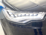 ●LEDヘッドライト:夜間走行時も良好な視界を確保し安心して運転できる高輝度LEDヘッドライトを装備!点灯速度が早く、消費電力も抑えられています。
