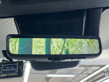 【デジタルインナーミラー】後席の大きな荷物や同乗者で後方が確認しづらい時でも安心!カメラが撮影した車両後方の映像をルームミラー内に表示。クリアな視界で状況の確認が可能です!