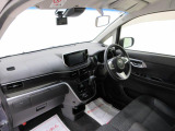ダイハツのお店では、ダイハツ車を知り尽くしたプロフェッショナルが、専用の診断機器を使って各システムを点検しております。
