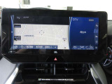 12.3インチディスプレイオーデイオ(AM/FMチューナー・フルセグTV・Biuetooth・USB入力)+ナビが付いています。