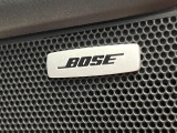 【BOSEサウンドシステム】メーカーオプションの高品位サウンドシステムを搭載。専用のチューニングが施された大小様々なスピーカーから良質なサウンドが奏でられ、臨場感あふれる音響空間を演出します。