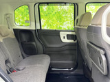 運転席側後部座席