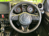 【純正革巻きステアリング】上質な革を使用することで、手にしっかり馴染みとても運転しやすいハンドルです♪