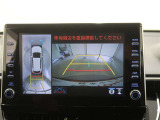パノラミックビューモニター付きです。車両を上から見たような映像をディスプレイオーディオ画面に表示。運転席からの目視だけでは見にくい、車両周辺の状況をリアルタイムでしっかり確認できます。