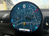 『運転』に対するBMWのこだわりはメーターパネルにも表れております。視野性の良いメーターパネルは疲労感の軽減と、運転の楽しさをもたらしてくれます。